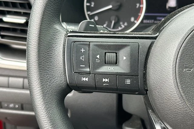 Used 2021 Red Nissan SV image 29