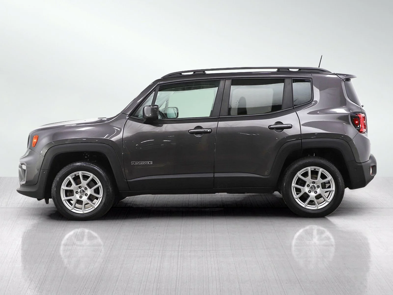 Used 2021 Jeep Renegade Latitude with VIN ZACNJDB13MPM26603 for sale in Wayzata, Minnesota