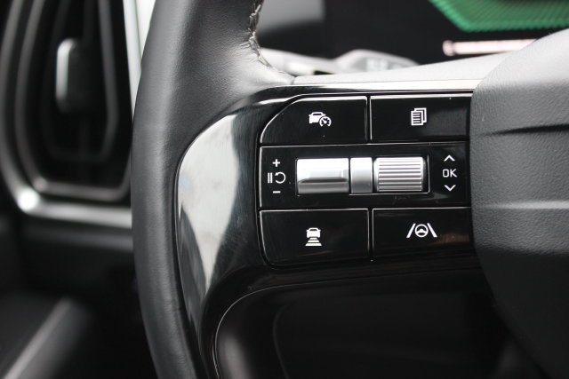 Used 2026 White Kia X-Line EX image 15