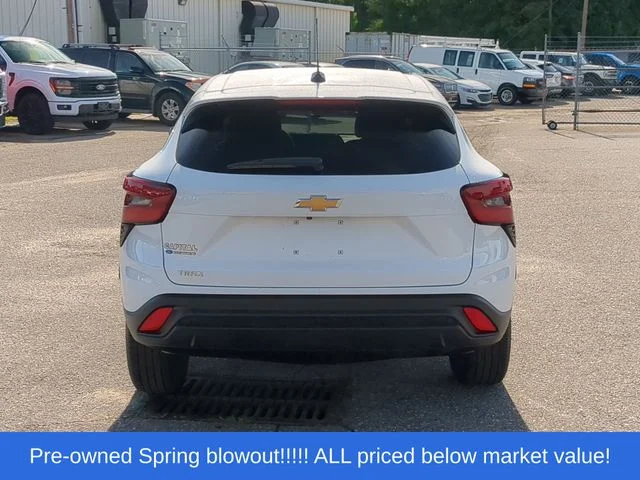 Used 2025 White Chevrolet LS image 12