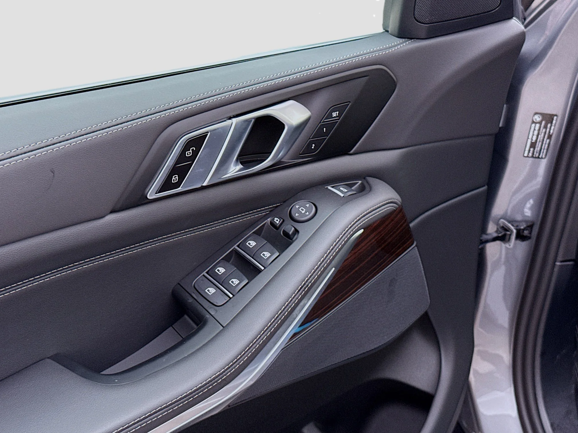 New 2026 Skyscraper Grey Metallic BMW sDrive40i image 22