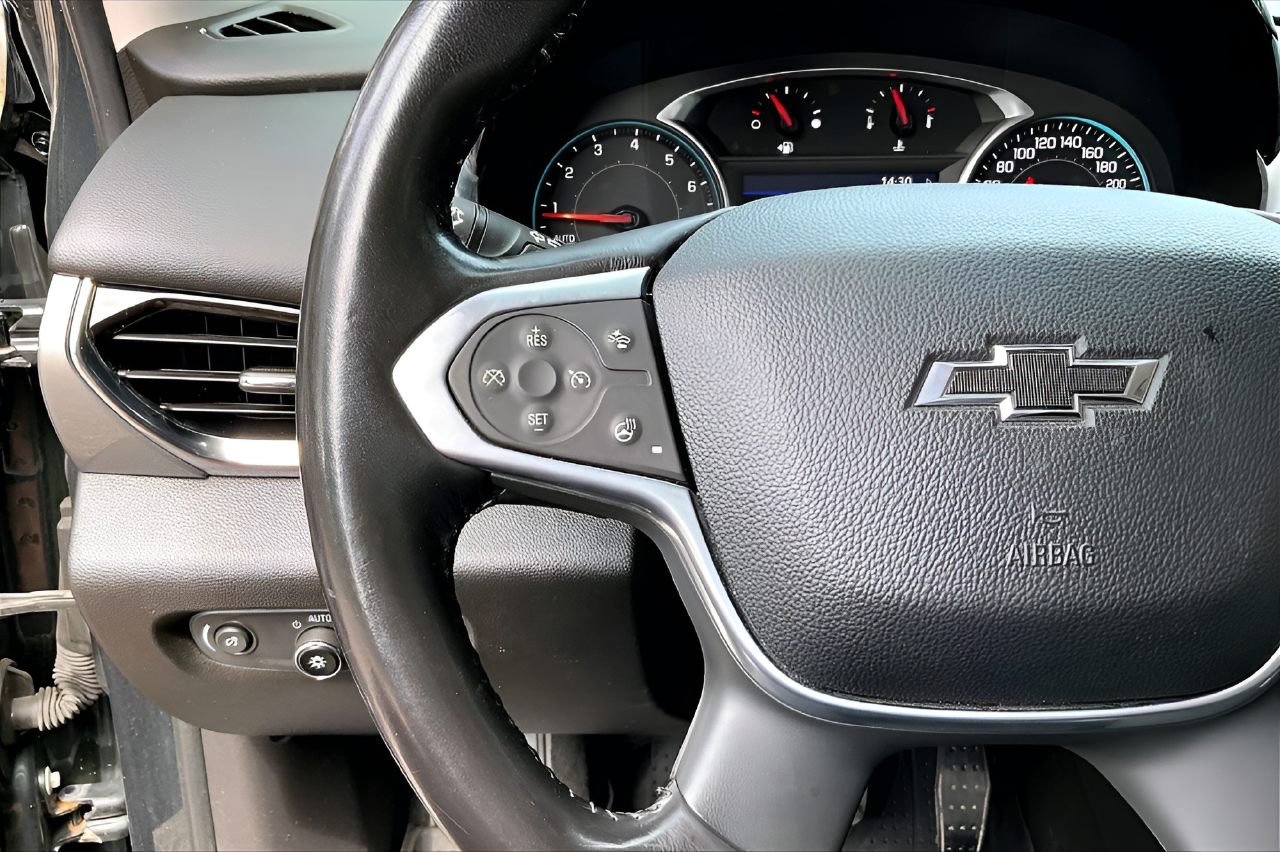 Used 2021  Chevrolet RS image 10