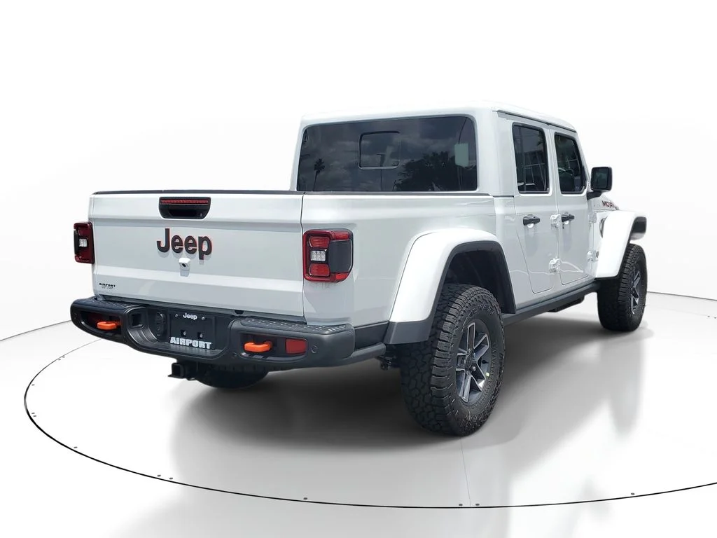 New 2026 White/off-white Jeep Mojave image 3