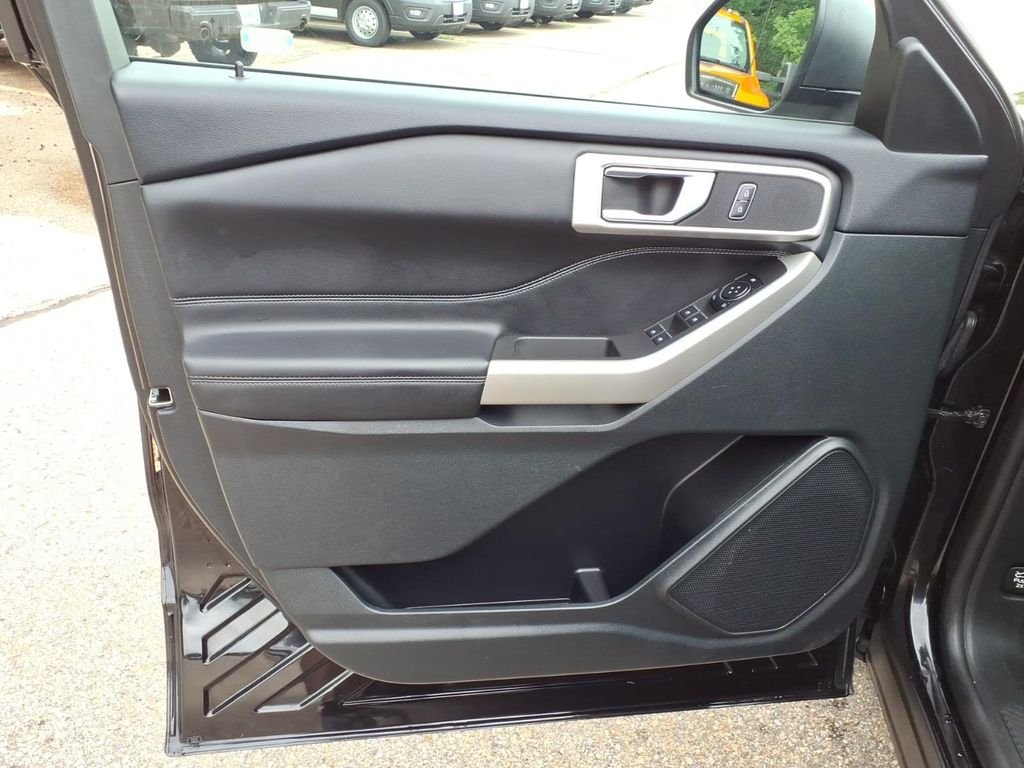 Certified Used 2023 Black Metallic Ford XLT image 19