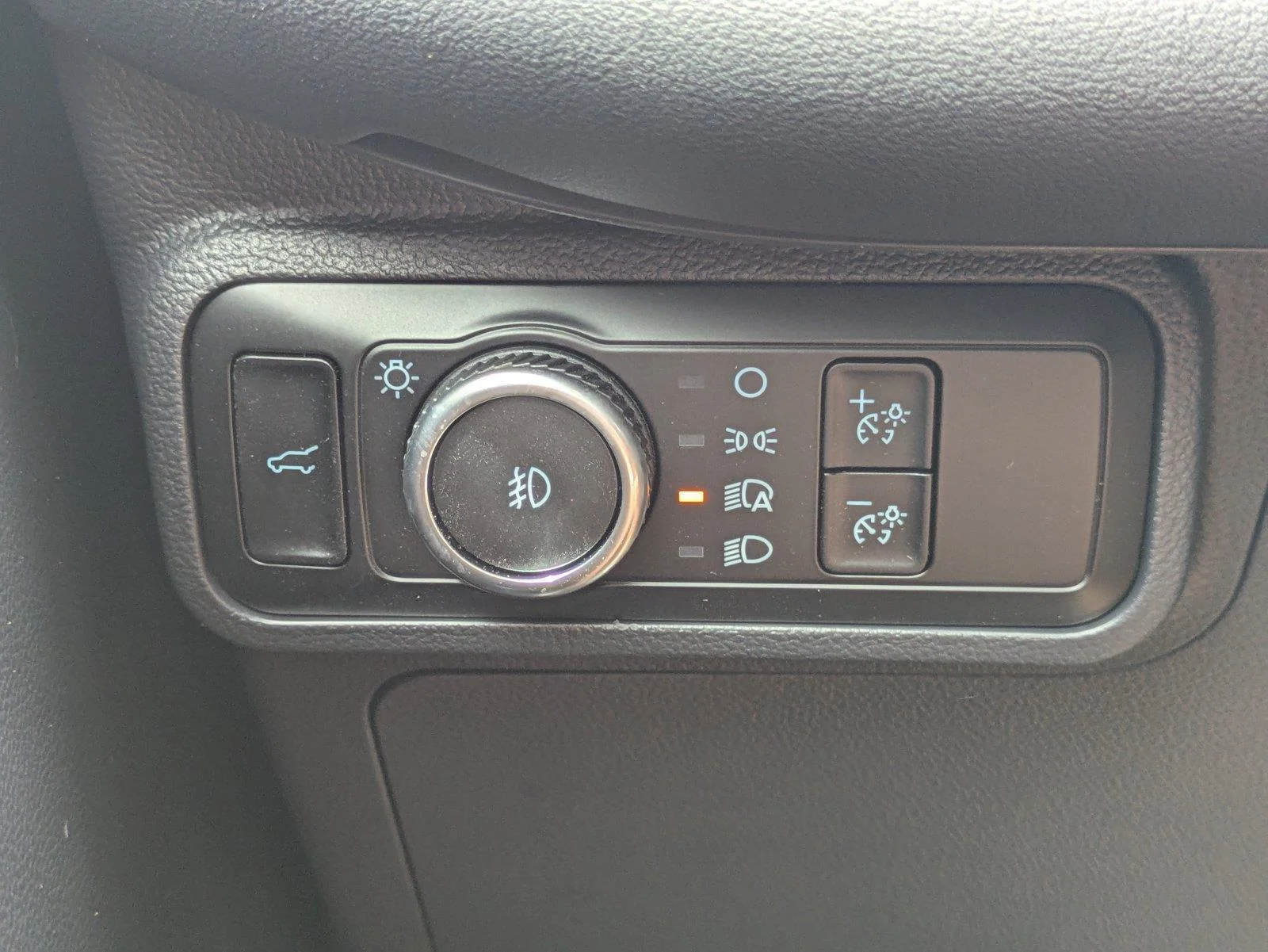 2025 Ford Explorer ST - Photo 24