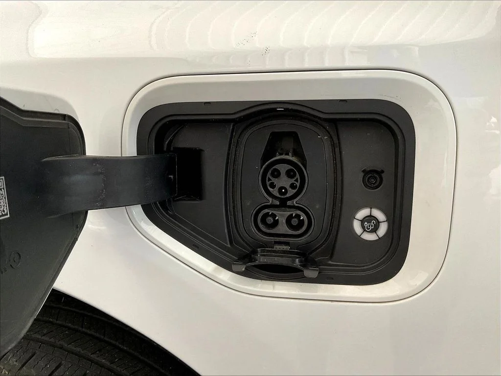 Used 2023 Oxford White Ford Pro image 37