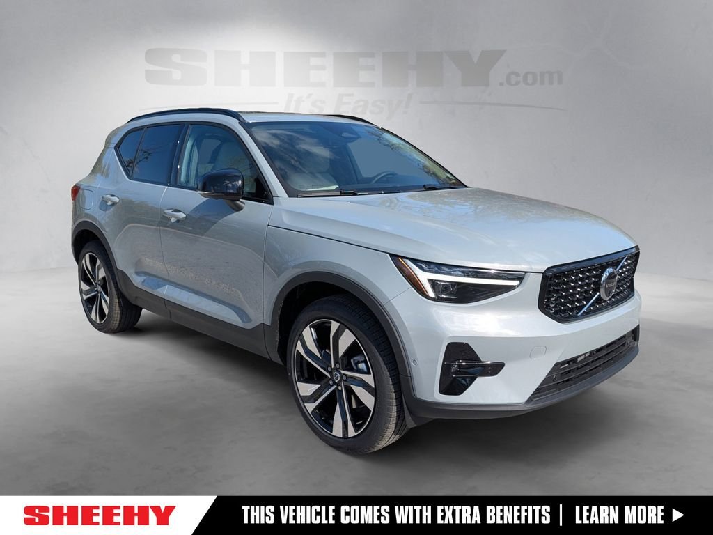 2026 Volvo XC40 B5 Ultra Dark AWD's photo