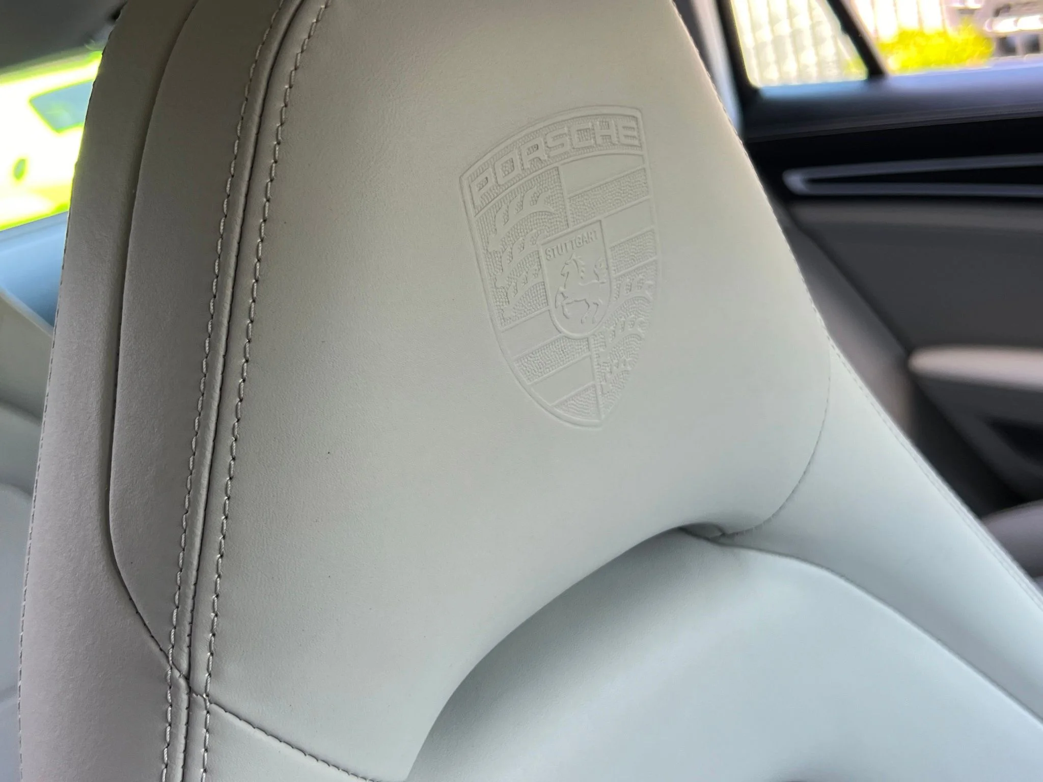 Used 2023  Porsche 4 Platinum Edition image 36