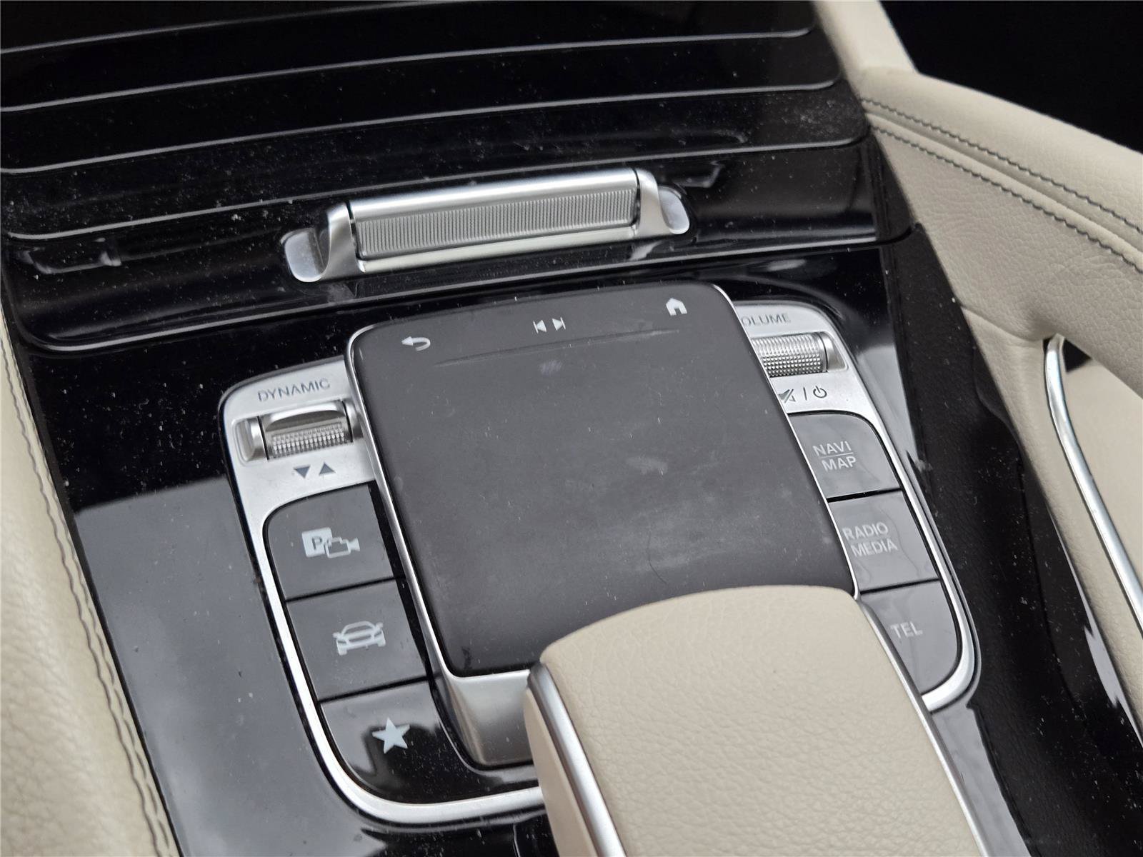 Used 2020 White Mercedes-Benz GLE 350 image 38