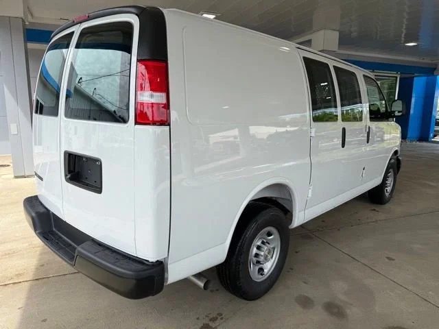 2025 GMC Savana 2500's photo