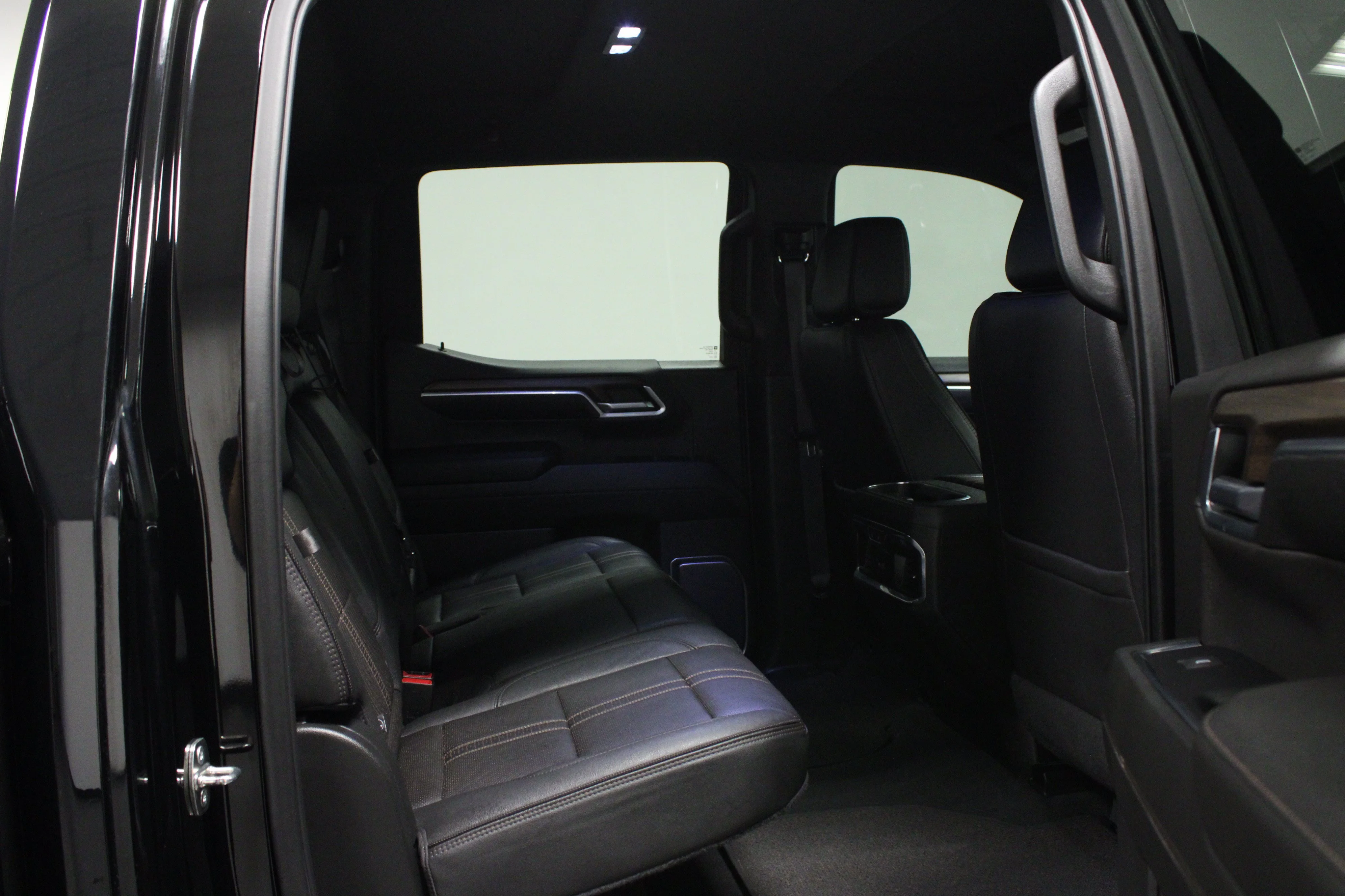 Used 2022 Black Chevrolet High Country image 15