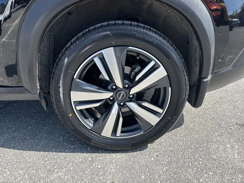 Used 2023 Black Nissan SL image 33