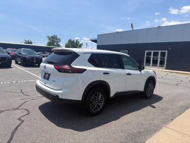 Used 2024 White Nissan S image 5