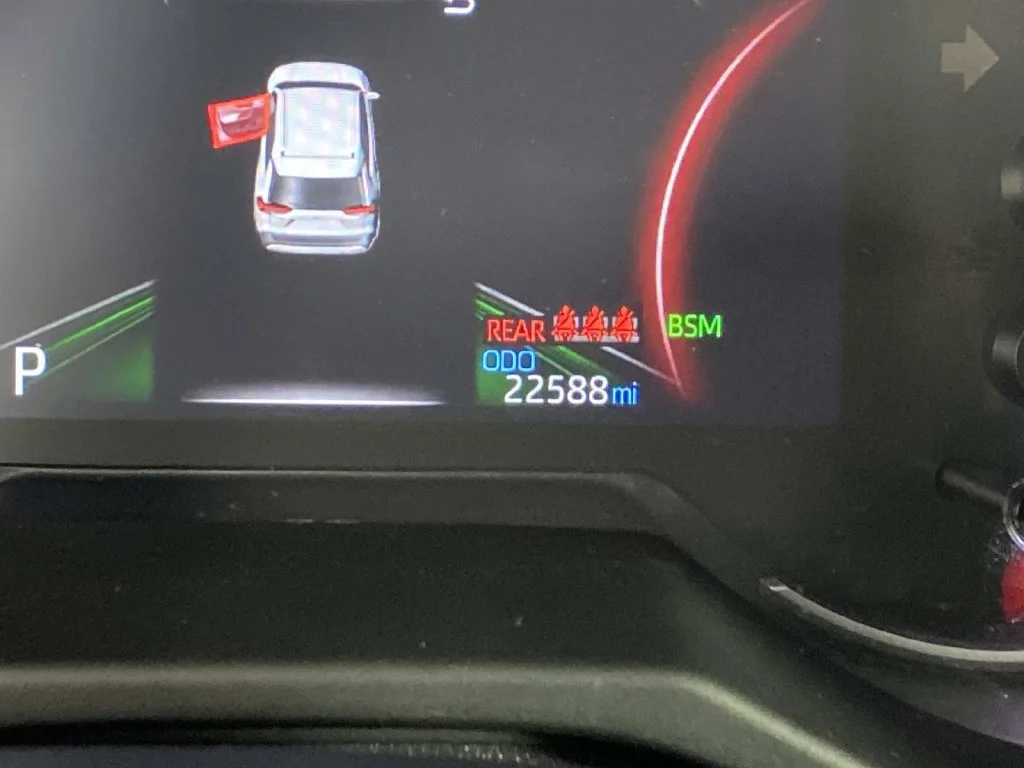 Used 2024 Ice Toyota LE image 19