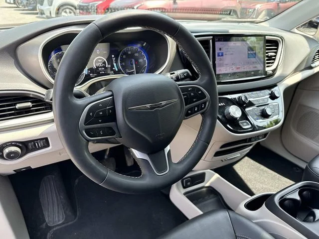Used 2024 Silver Chrysler Touring L image 2