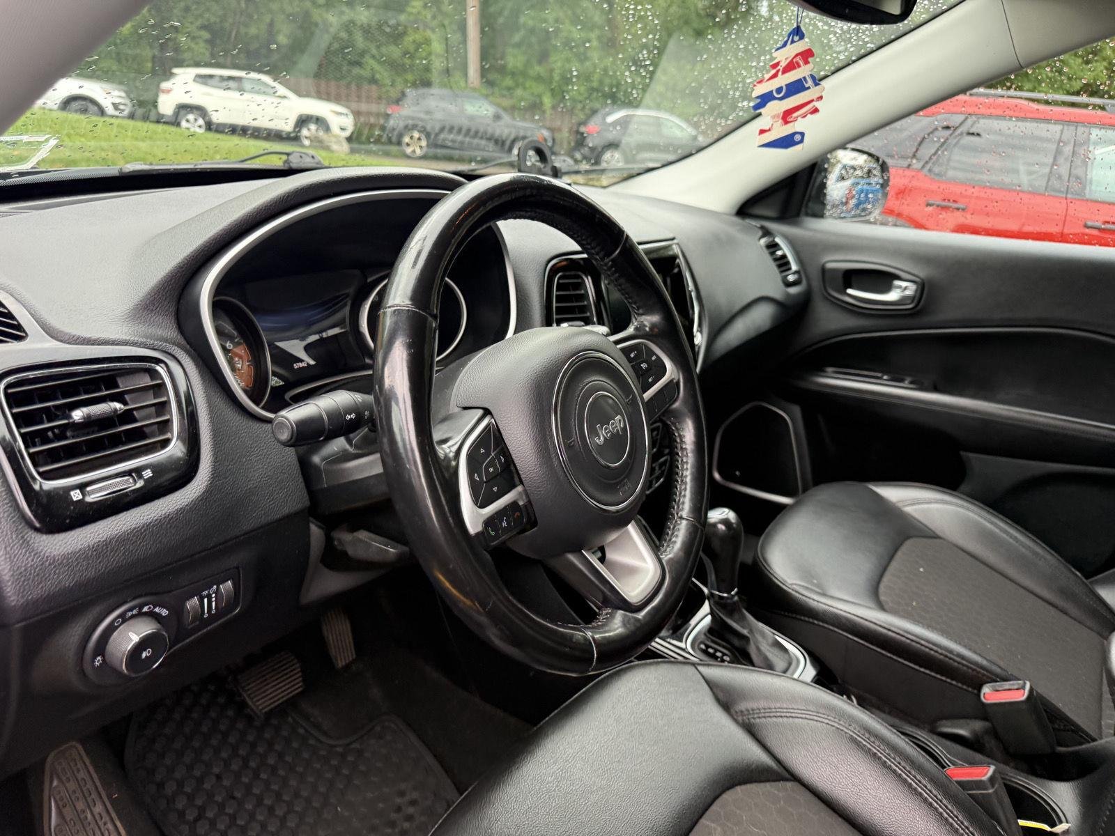 Used 2021 Granite Crystal Metallic Clearcoat Jeep Altitude image 13
