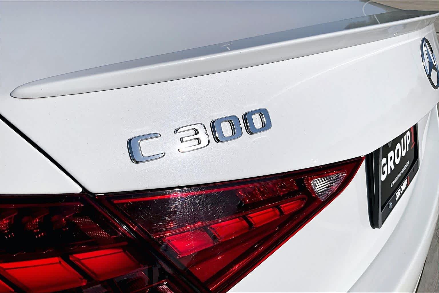 Used 2023 MANUFAKTUR Moonlight White Metallic Mercedes-Benz C 300 image 27
