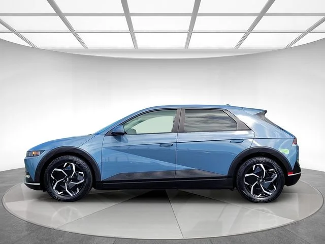 Used 2023 Blue Hyundai SE image 7