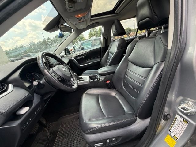Used 2020 Silver Sky Metallic Toyota XLE Premium image 8