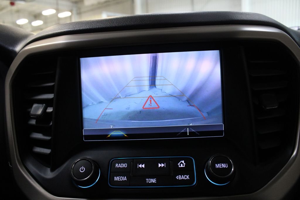 Used 2019 Silver GMC Denali image 5