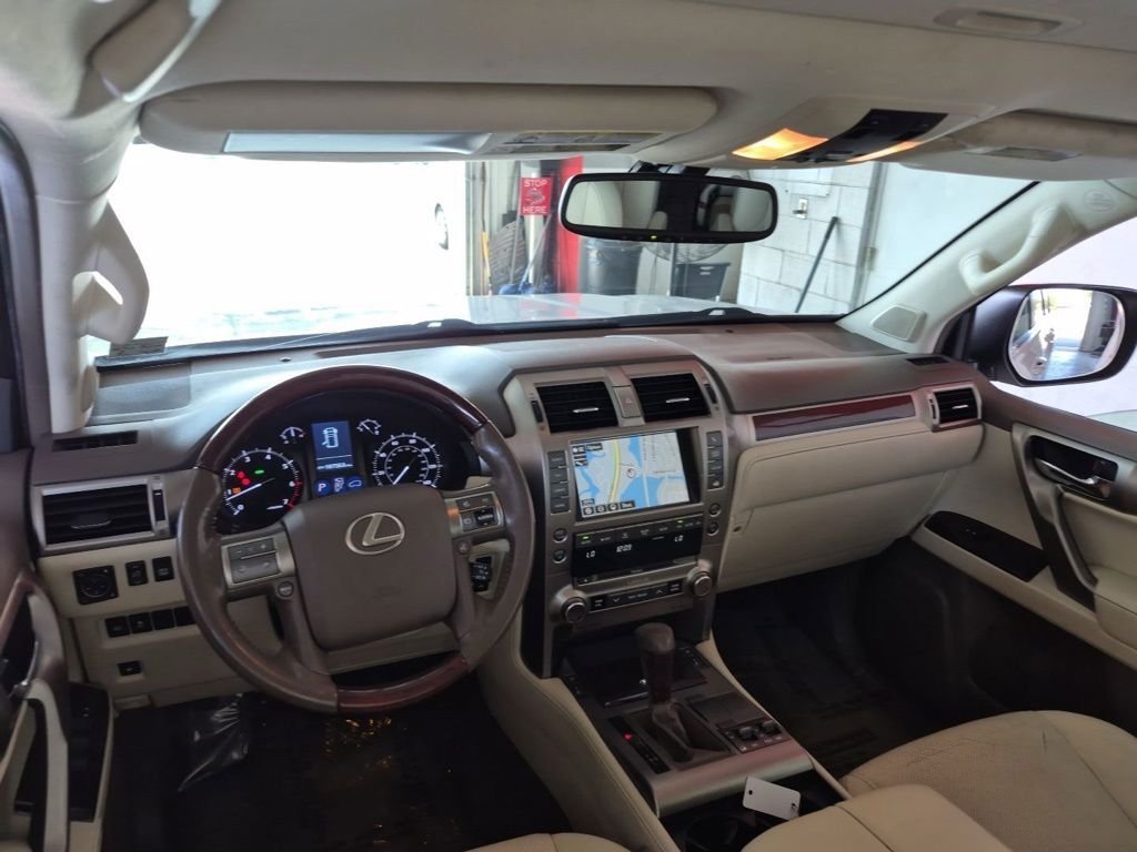 2017 Lexus GX Base - Photo 15