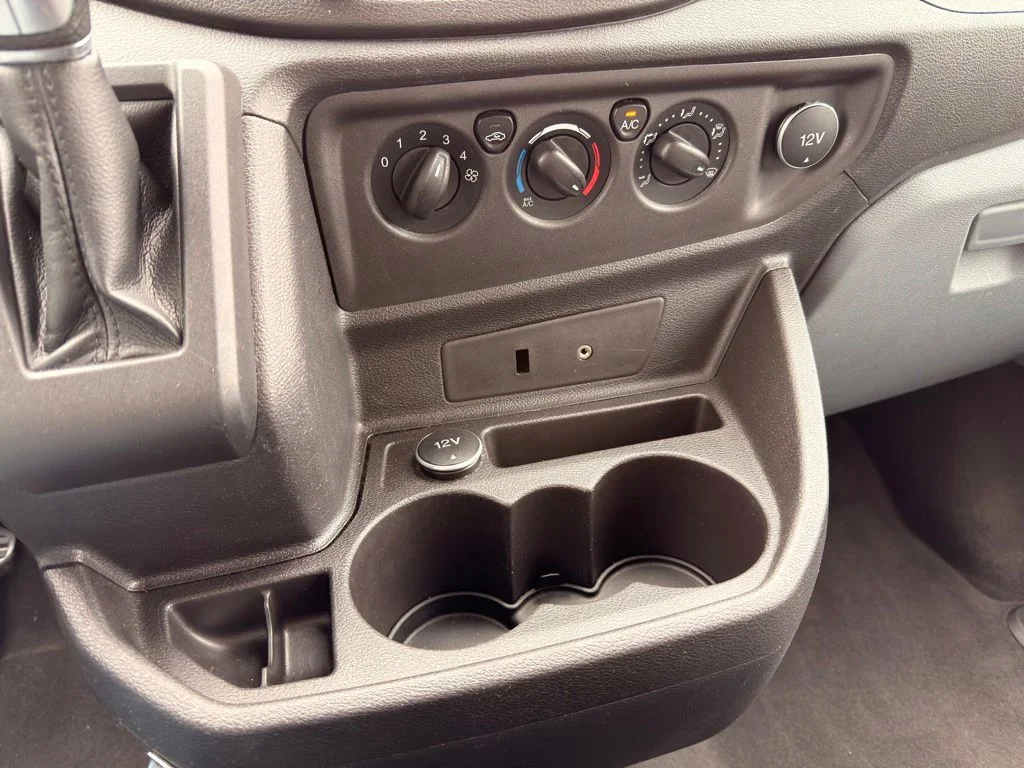 Used 2015 White Ford XLT image 38