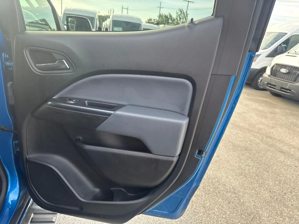 Used 2021 Blue Chevrolet Z71 image 36