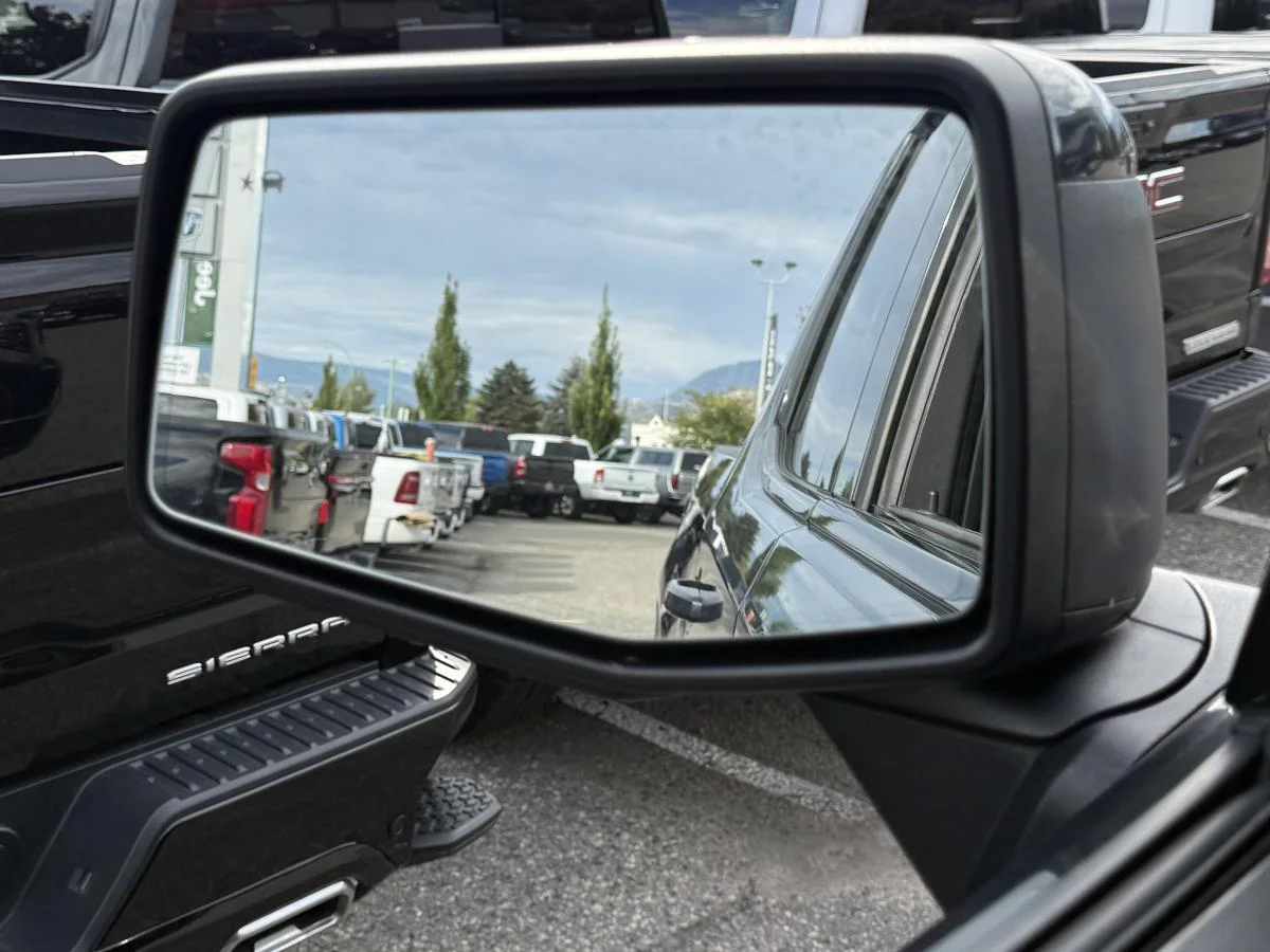 Used 2022 Grey GMC At4x image 29