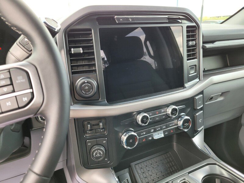 2025 Ford F-150 XLT - Photo 39