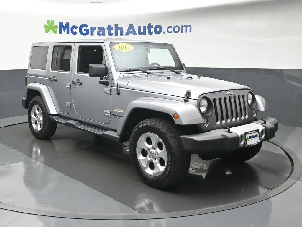 Used 2014 Gray Jeep Unlimited Sahara image 2