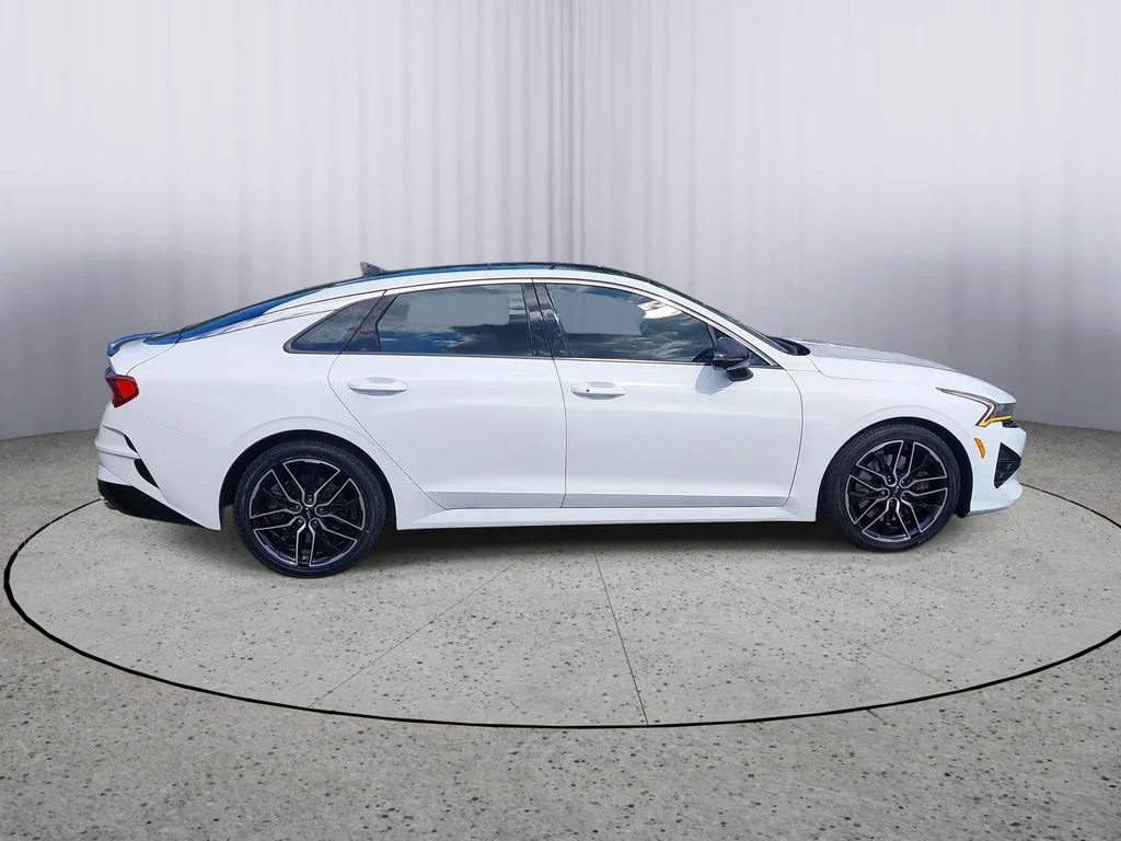 Used 2024 White Kia GT image 2