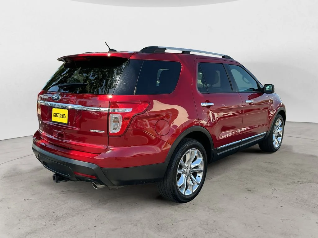 Used 2015 Red Ford XLT image 5
