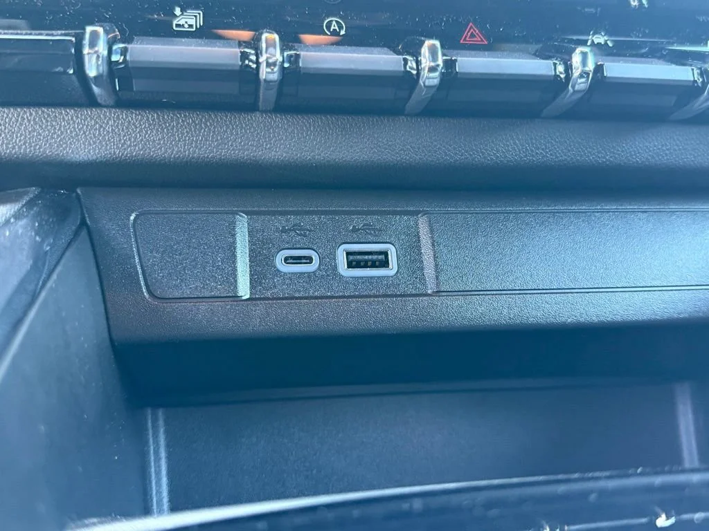 New 2026 Summit White GMC Elevation image 20