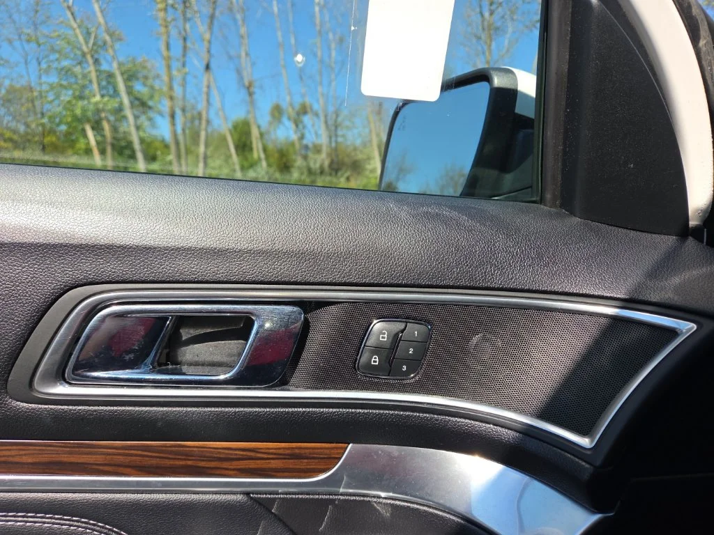 Used 2019 White Ford Limited image 13