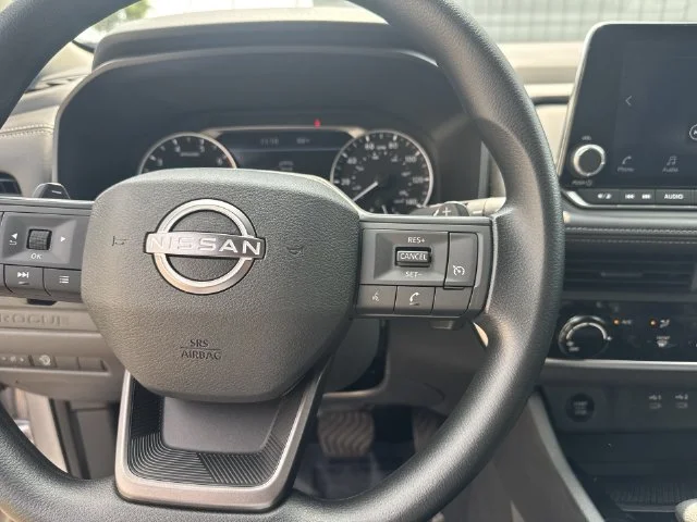 Used 2025 Silver Nissan S image 17