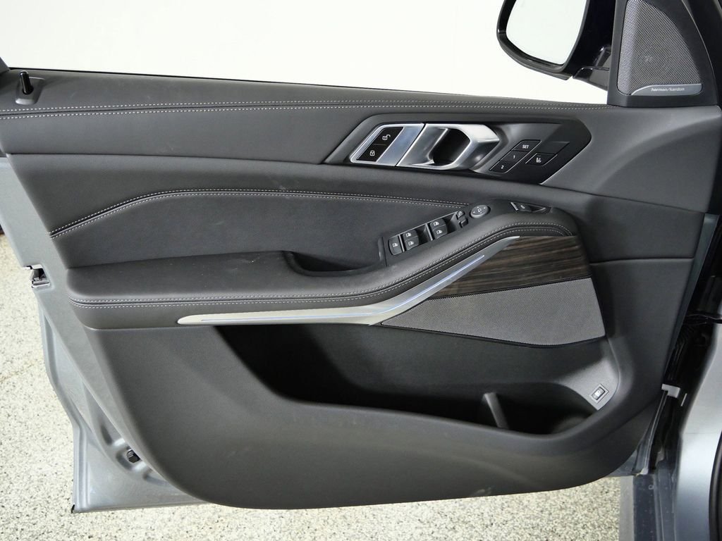 Used 2026 Skyscraper Grey Metallic BMW xDrive50e image 35