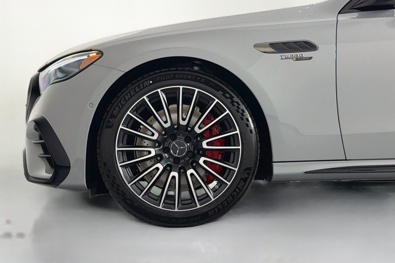 New 2027 MANUFAKTUR Alpine Grey Mercedes-Benz AMG® E 53 Hybrid Sedan image 9