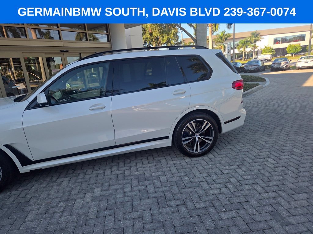 Used 2022 White Metallic BMW M50i image 10