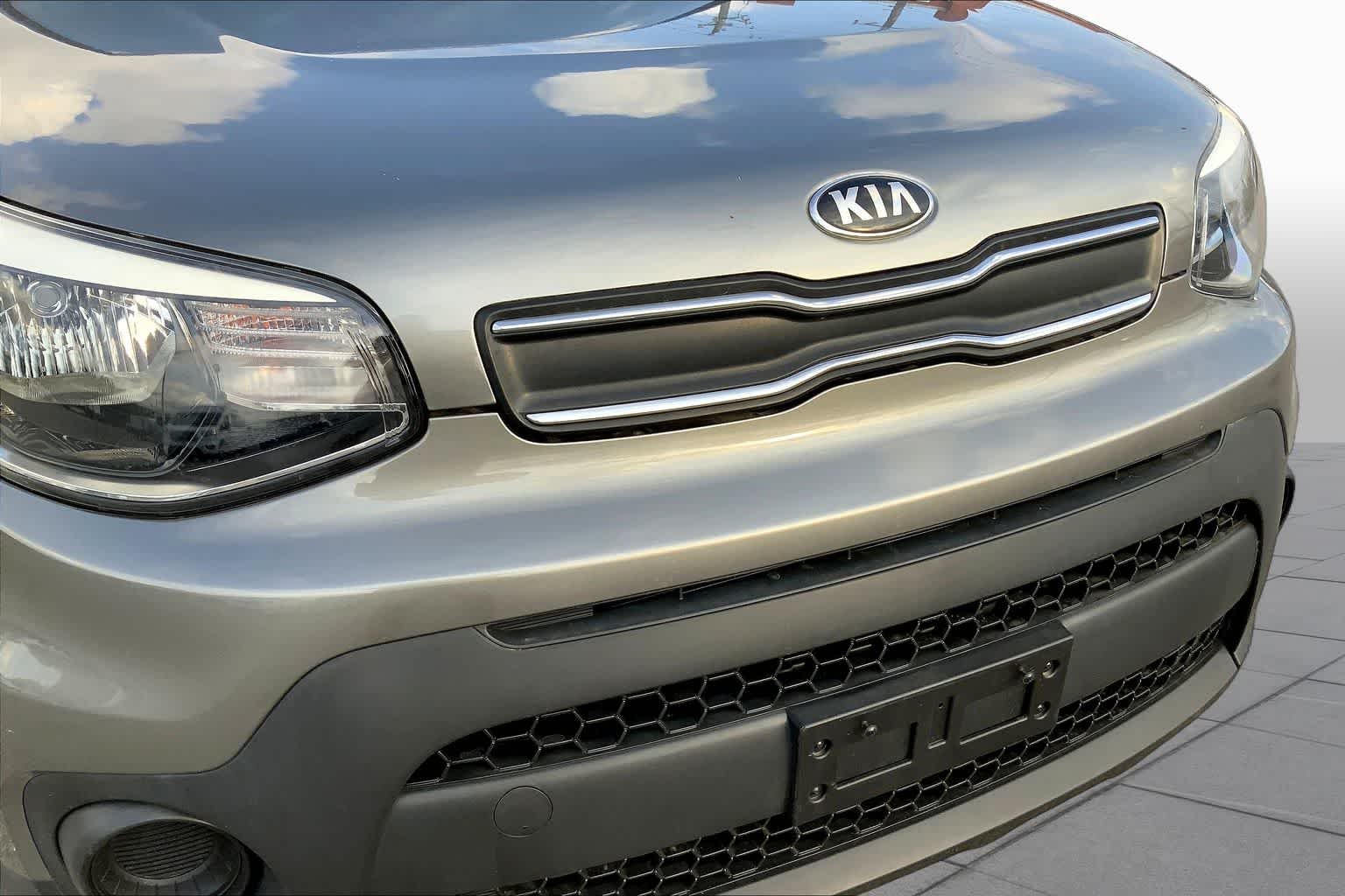 Used 2019 Titanium Gray Kia Base image 29