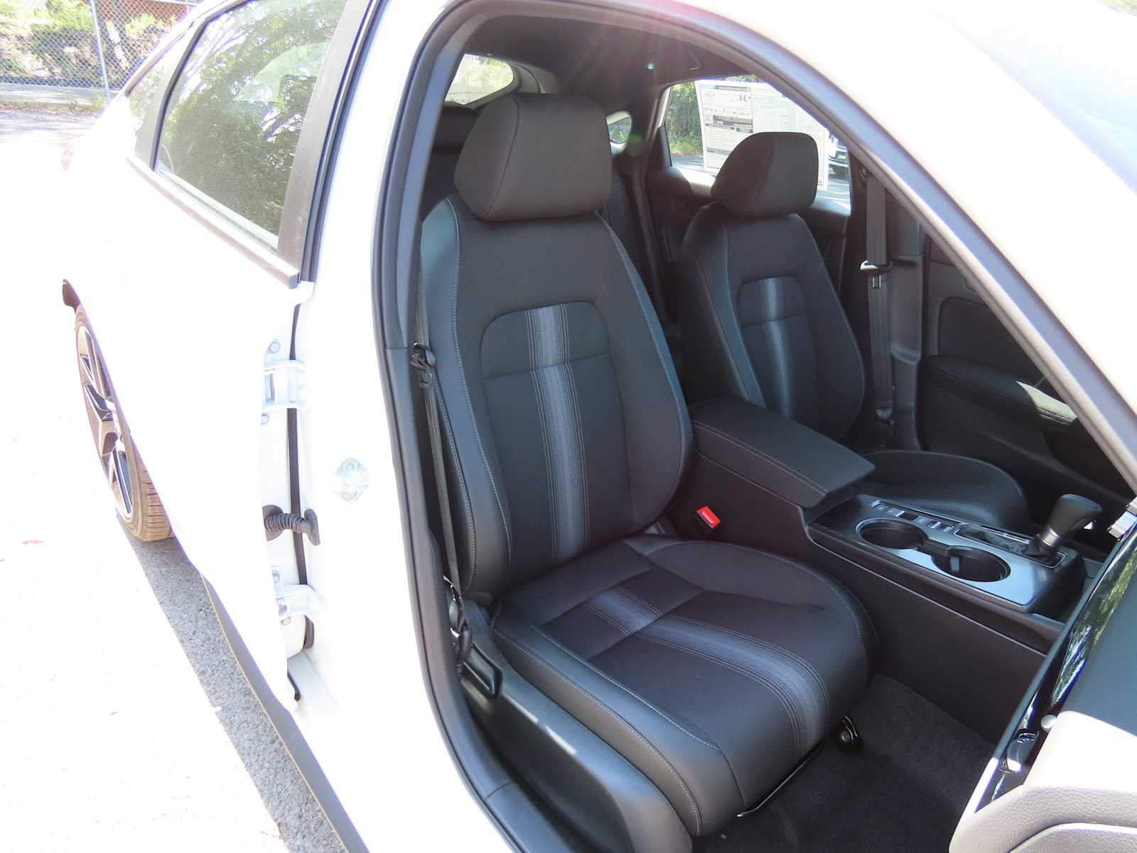 2026 Honda Civic Hatchback Sport - Photo 16