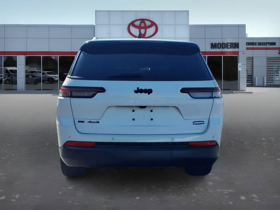 Used 2021 Bright White Clearcoat Jeep Altitude image 4