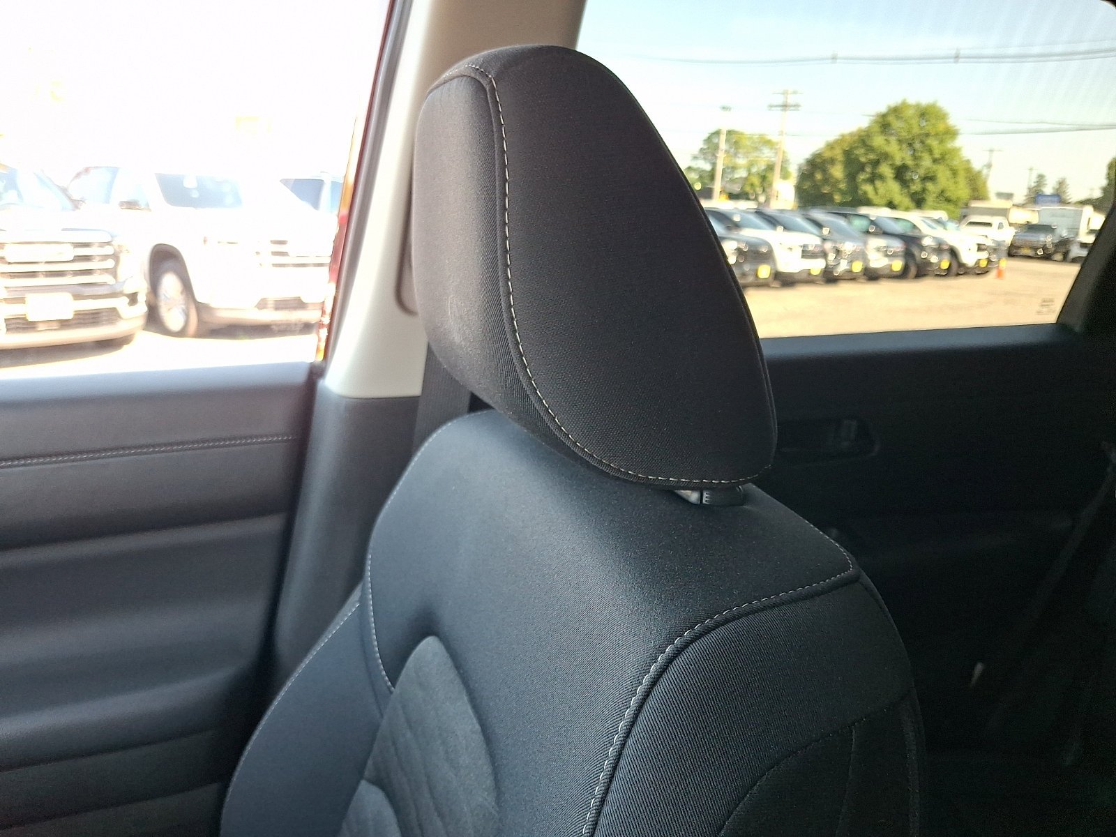2025 Nissan Pathfinder SV - Photo 17