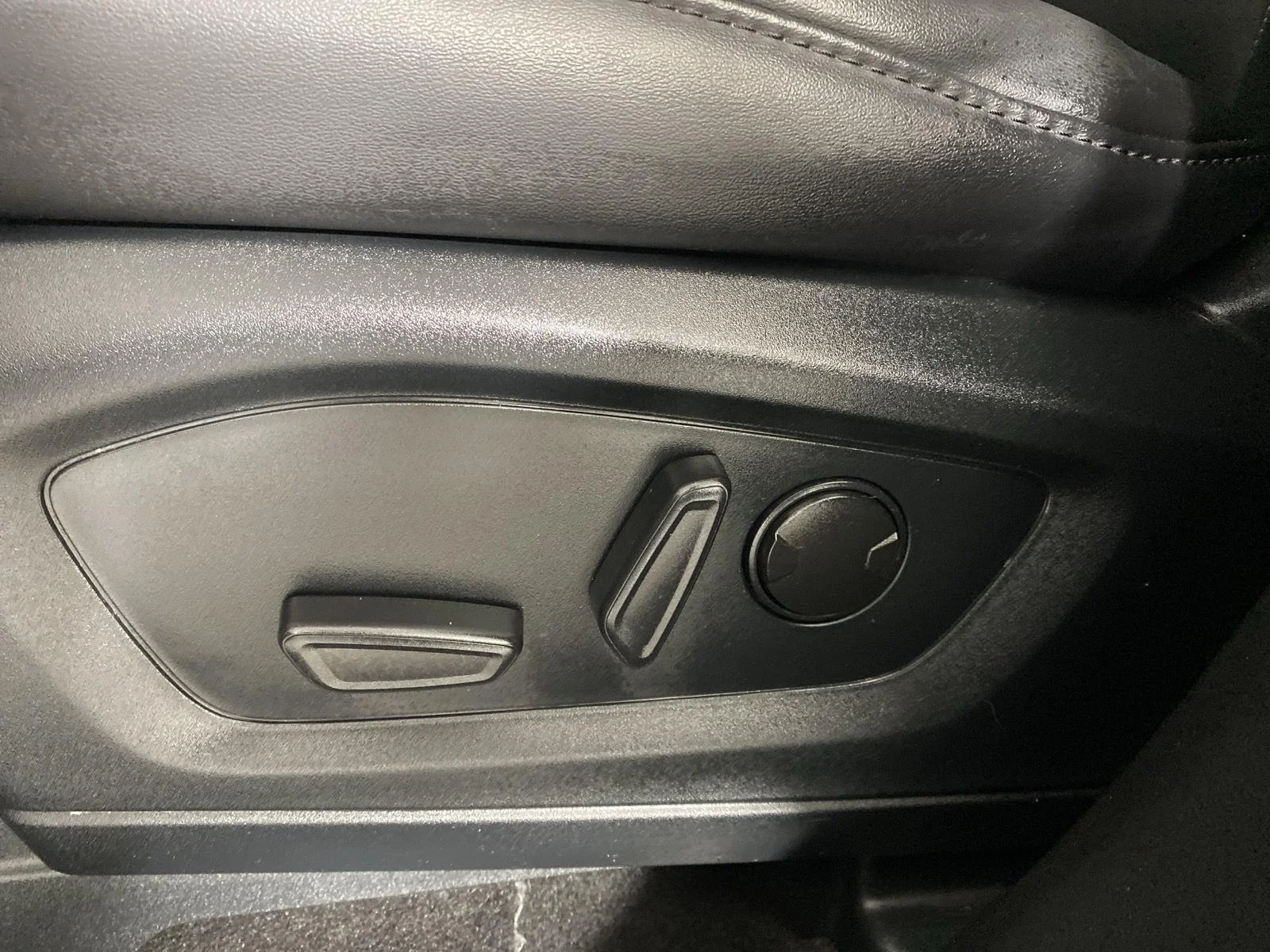 Used 2023 Iconic Silver Ford XLT image 14
