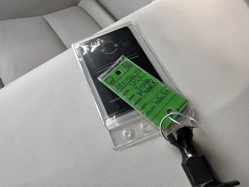 Used 2023 White Tesla Base image 30