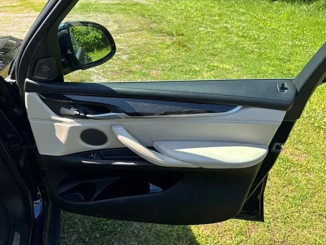 Used 2018 Blue BMW xDrive35i image 35