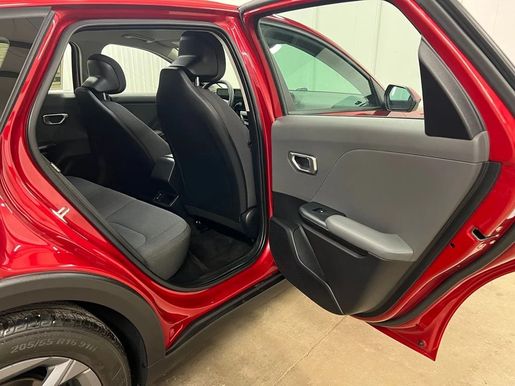 Used 2025 Red Kia LXS image 16
