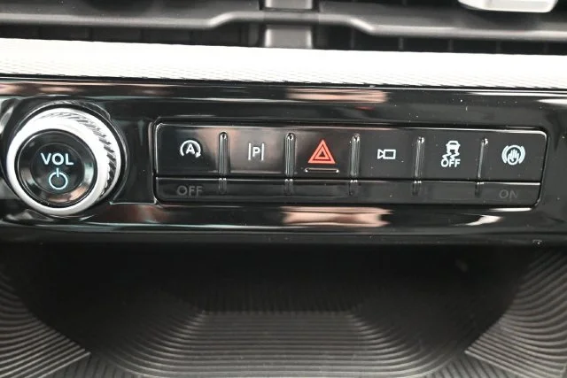 New 2027 Avalanche Gray Ford Active image 13