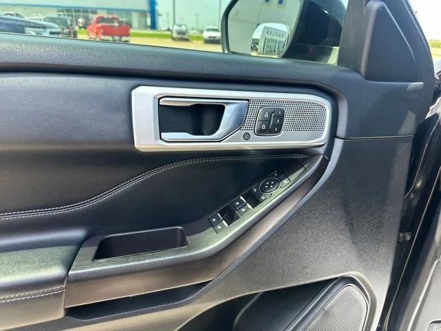 Used 2020 Black Ford Limited image 37
