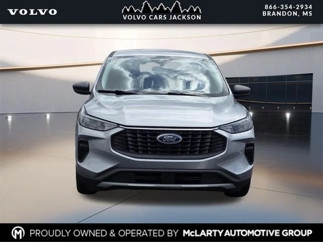 Used 2023 Silver Ford Active image 2