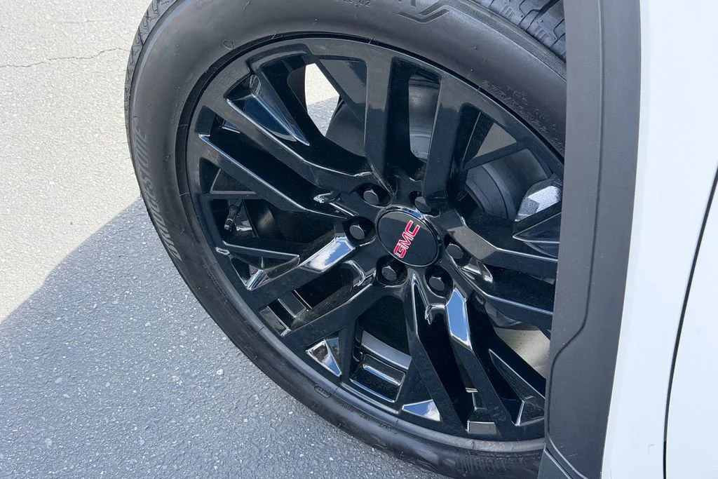 New 2026 Summit White GMC Elevation image 14